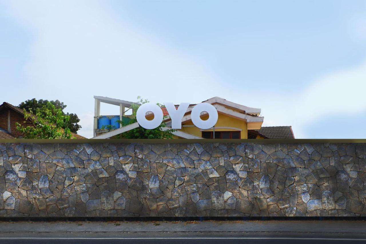 Oyo 1770 Hotel Mawar Saron 2 Kejayan Exteriör bild