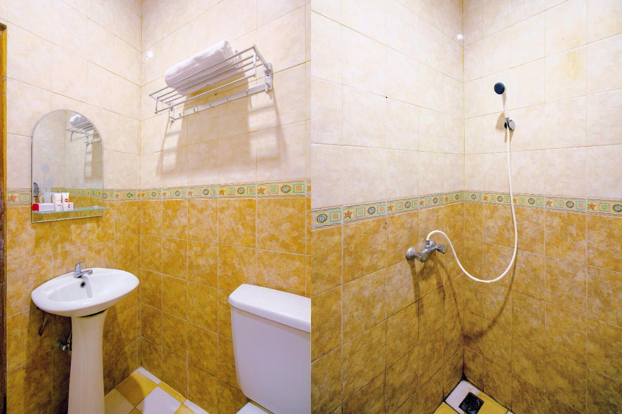Oyo 1770 Hotel Mawar Saron 2 Kejayan Exteriör bild