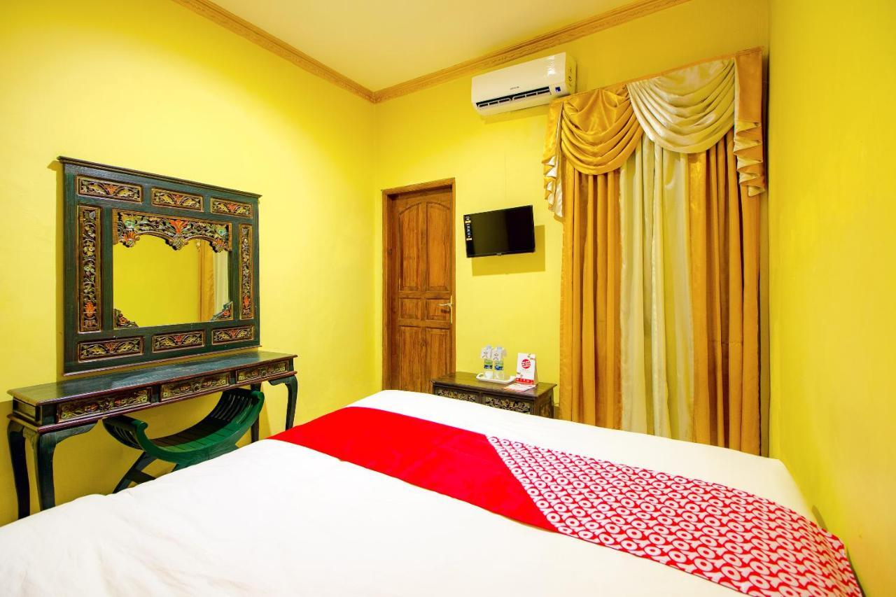 Oyo 1770 Hotel Mawar Saron 2 Kejayan Exteriör bild