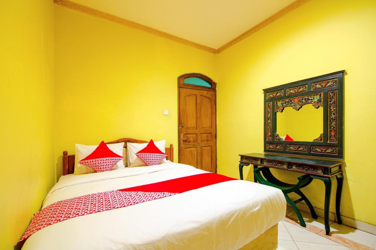 Oyo 1770 Hotel Mawar Saron 2 Kejayan Exteriör bild