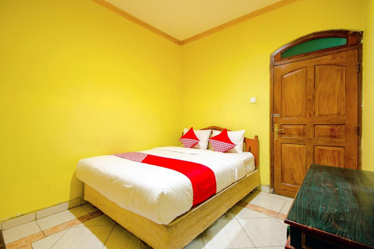 Oyo 1770 Hotel Mawar Saron 2 Kejayan Exteriör bild